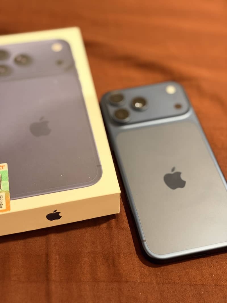 Apple iPhone 17 Pro Max 0