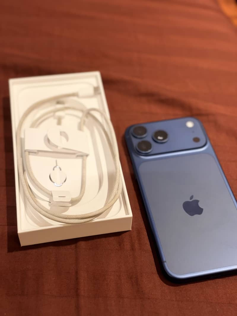 Apple iPhone 17 Pro Max 1