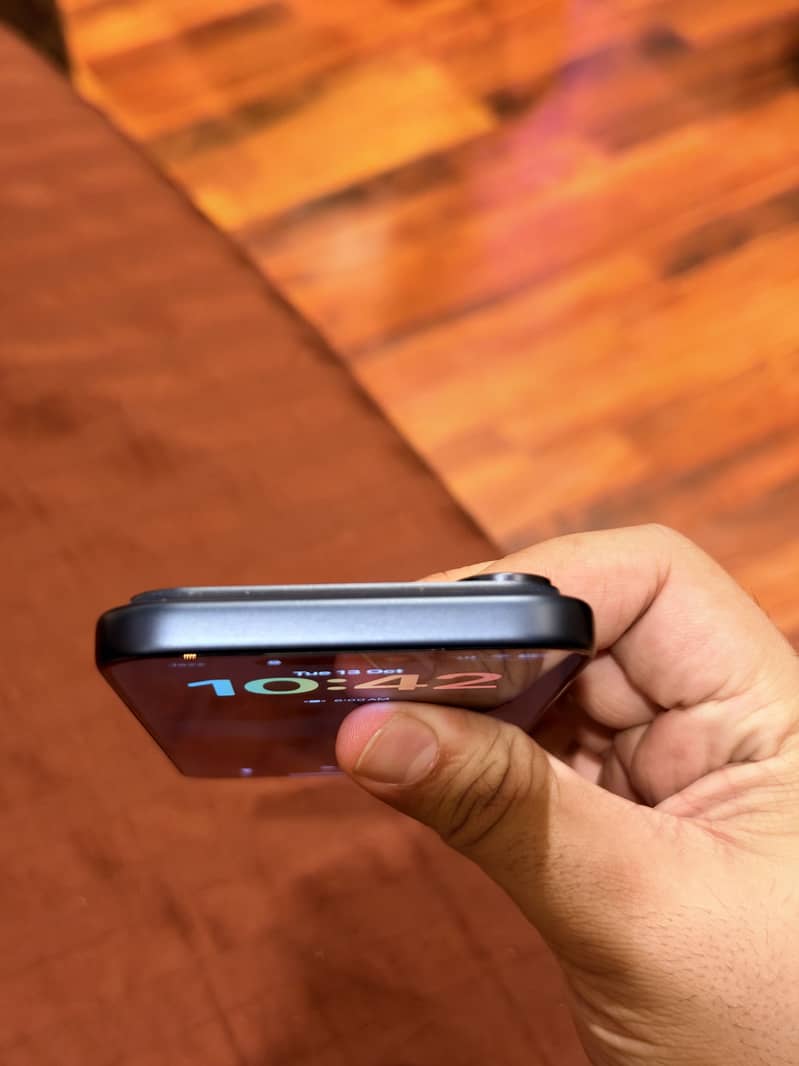 Apple iPhone 17 Pro Max 2
