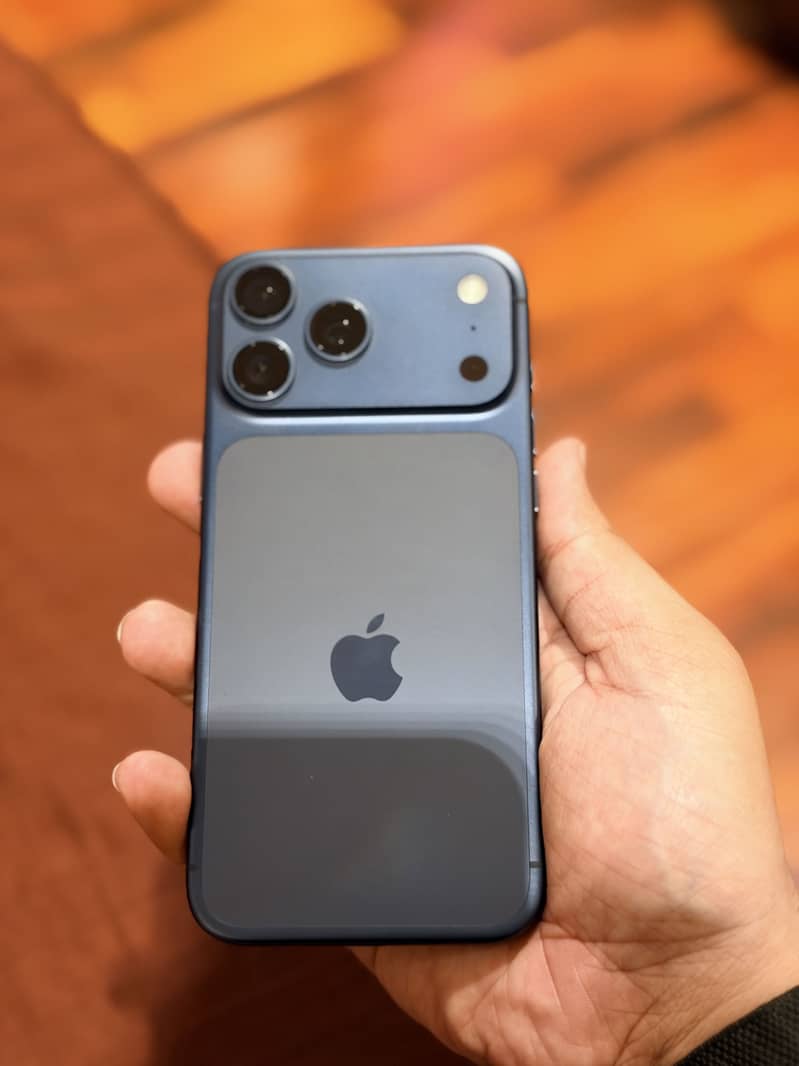 Apple iPhone 17 Pro Max 5