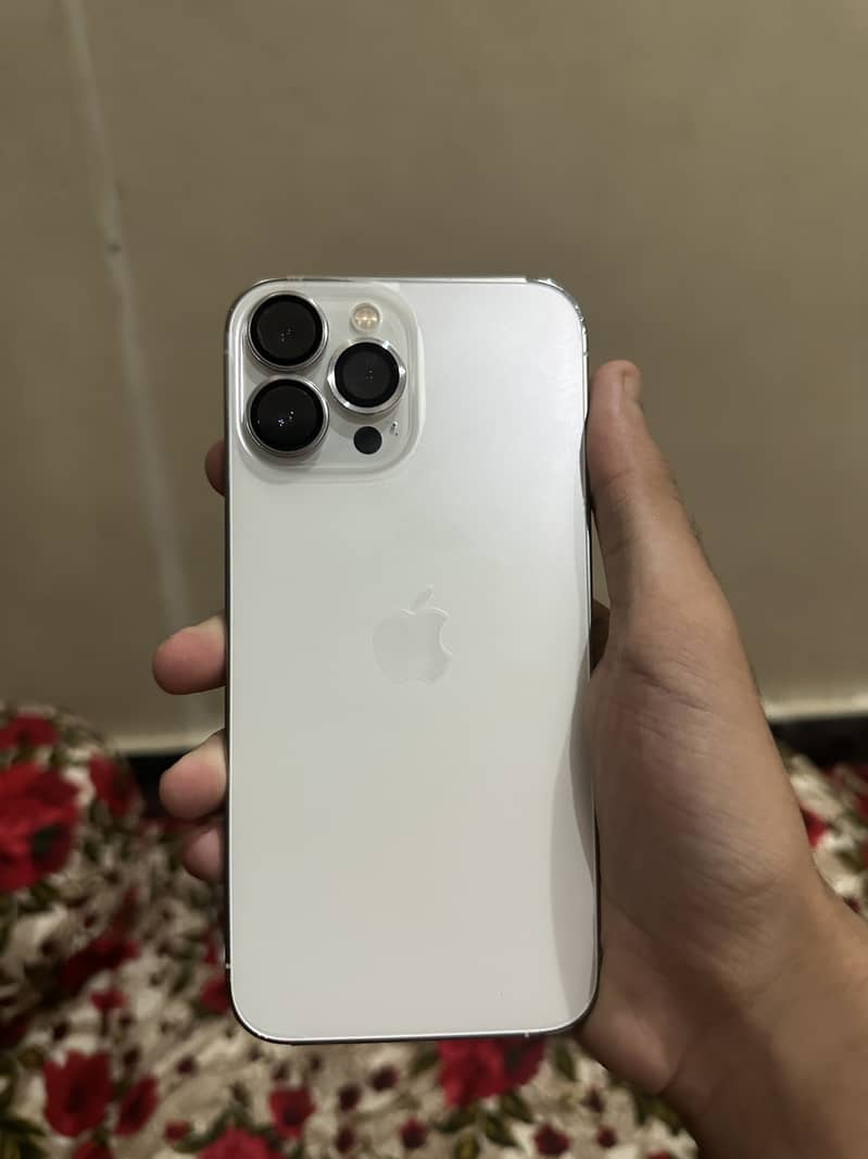 Apple iPhone 13 Pro Max 2