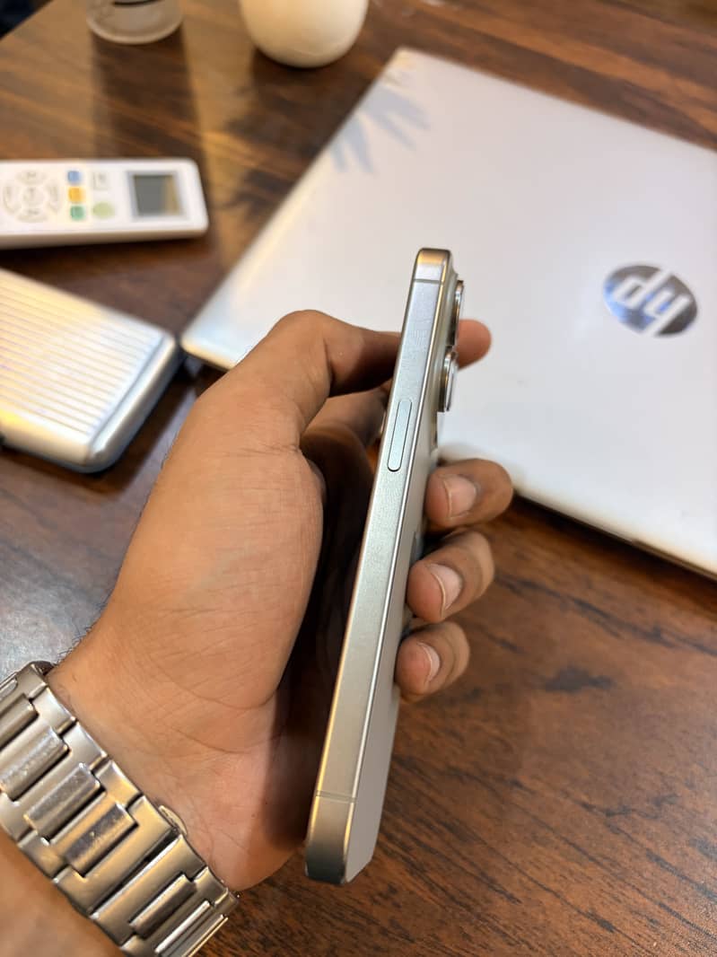 Apple iPhone 15 Pro 2