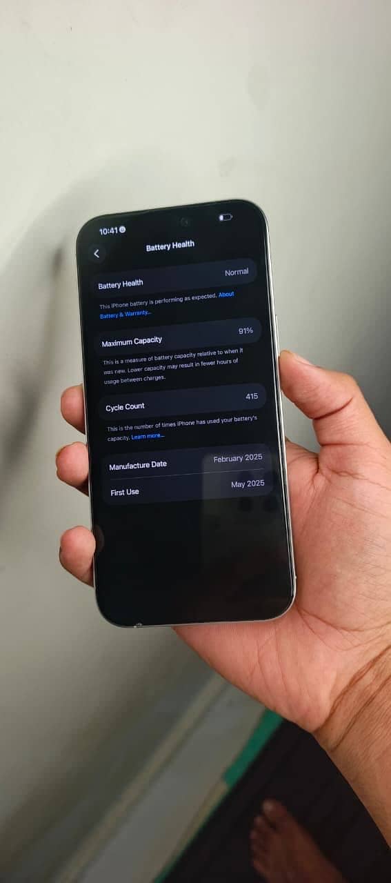 Apple iPhone 16 Pro Max 2