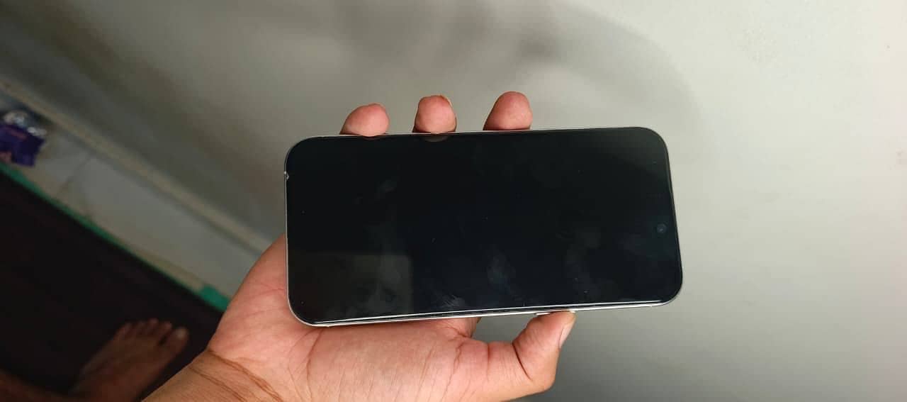 Apple iPhone 16 Pro Max 4