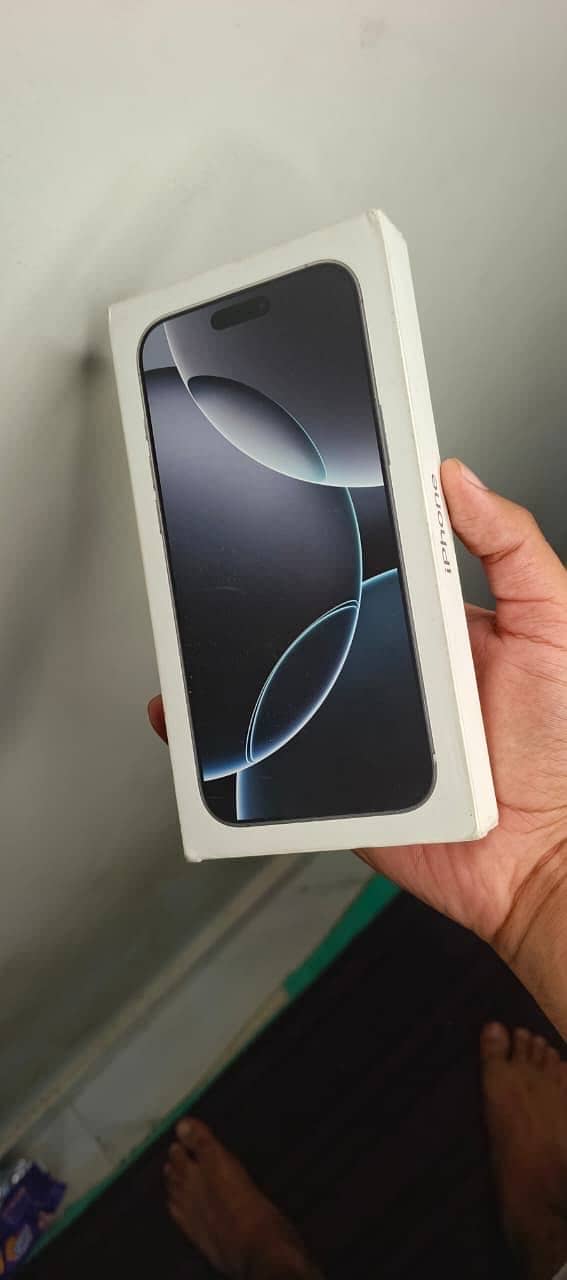Apple iPhone 16 Pro Max 7