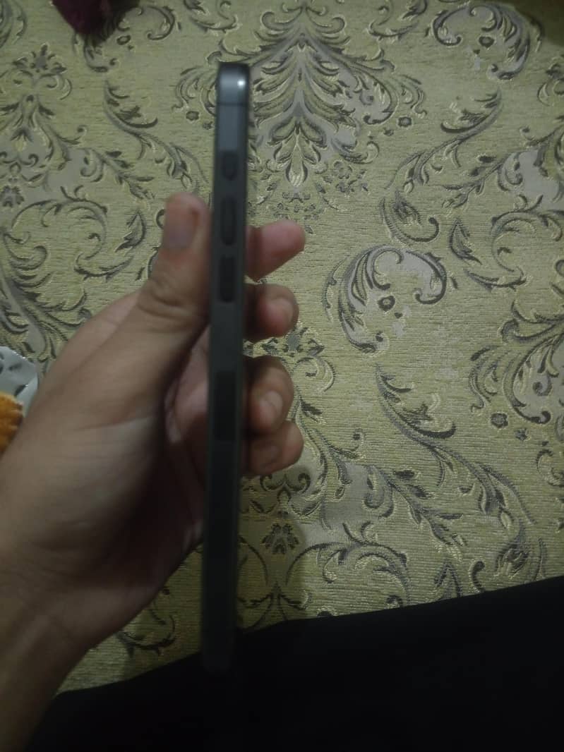 Apple iPhone 15 Pro Max 1