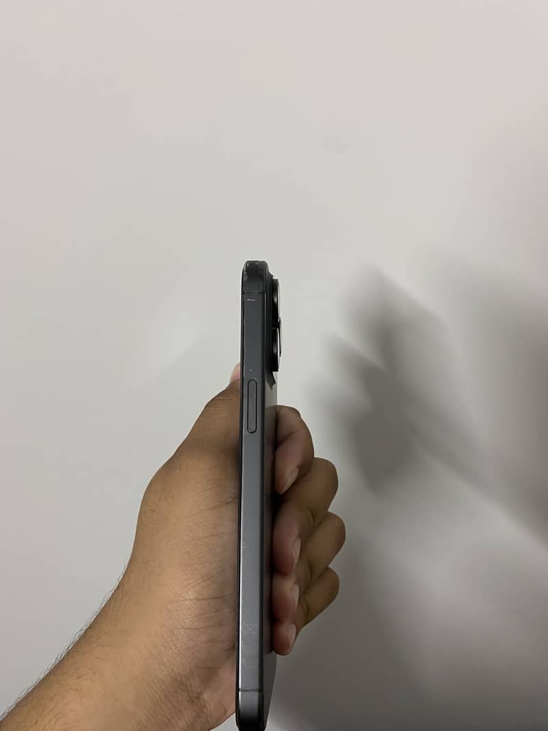 Apple iPhone 15 Pro Max 0