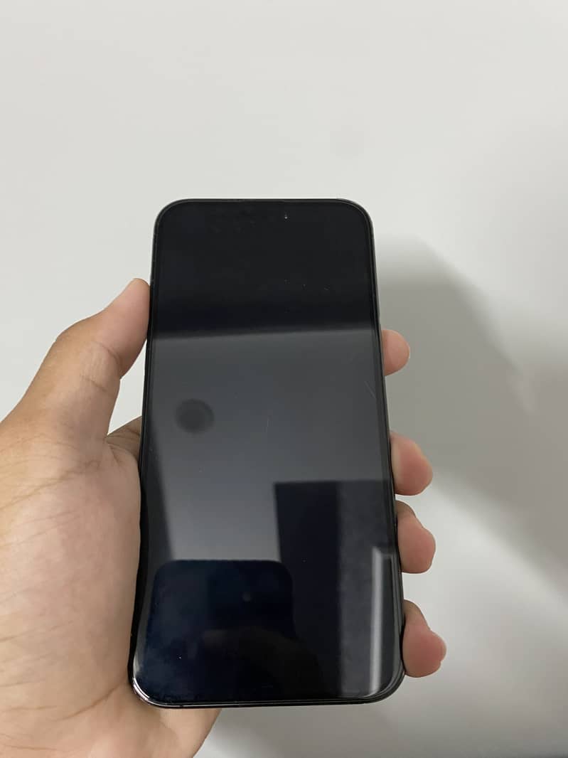 Apple iPhone 15 Pro Max 4