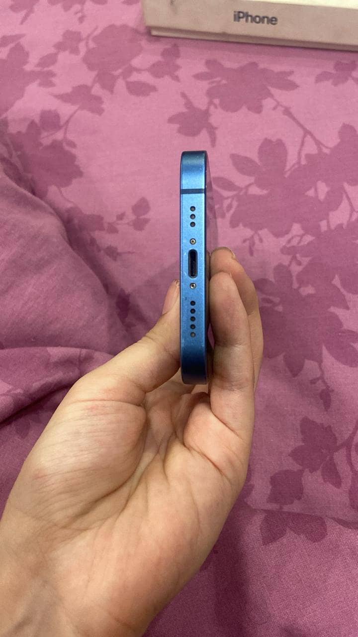 Apple iPhone 13 4