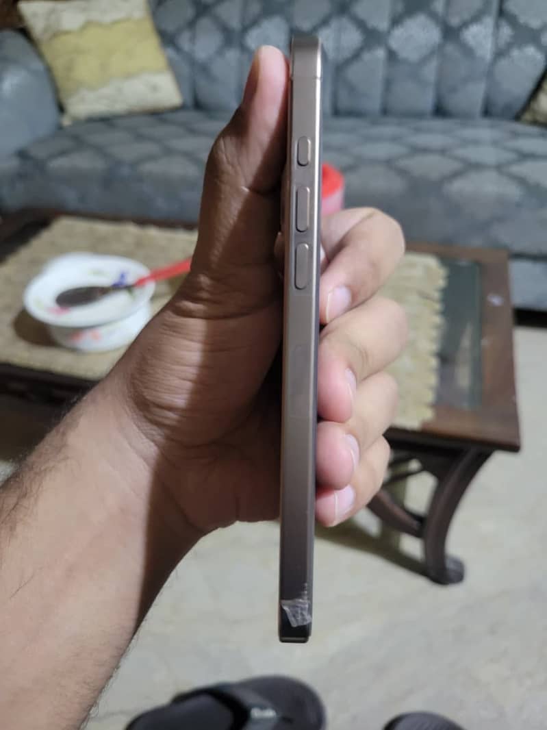 Apple iPhone 16 Pro Max 3