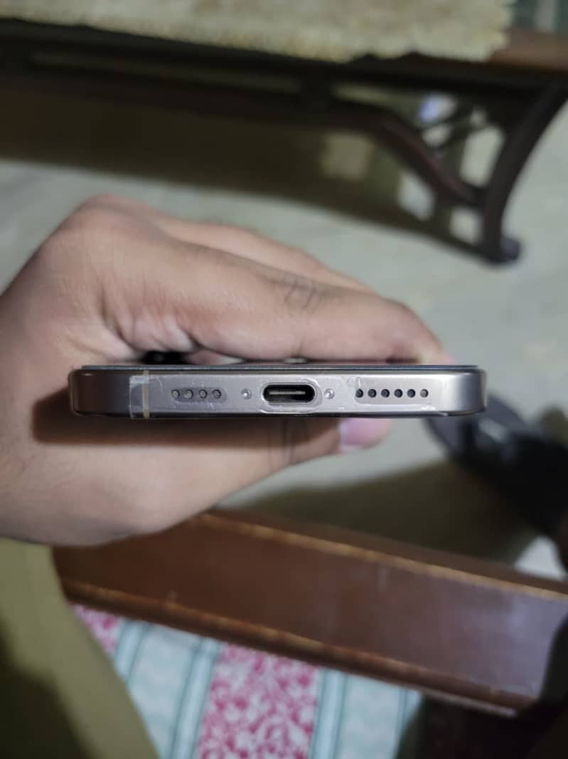 Apple iPhone 16 Pro Max 5