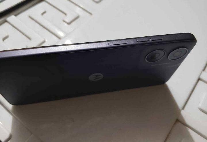 Moto g04 1