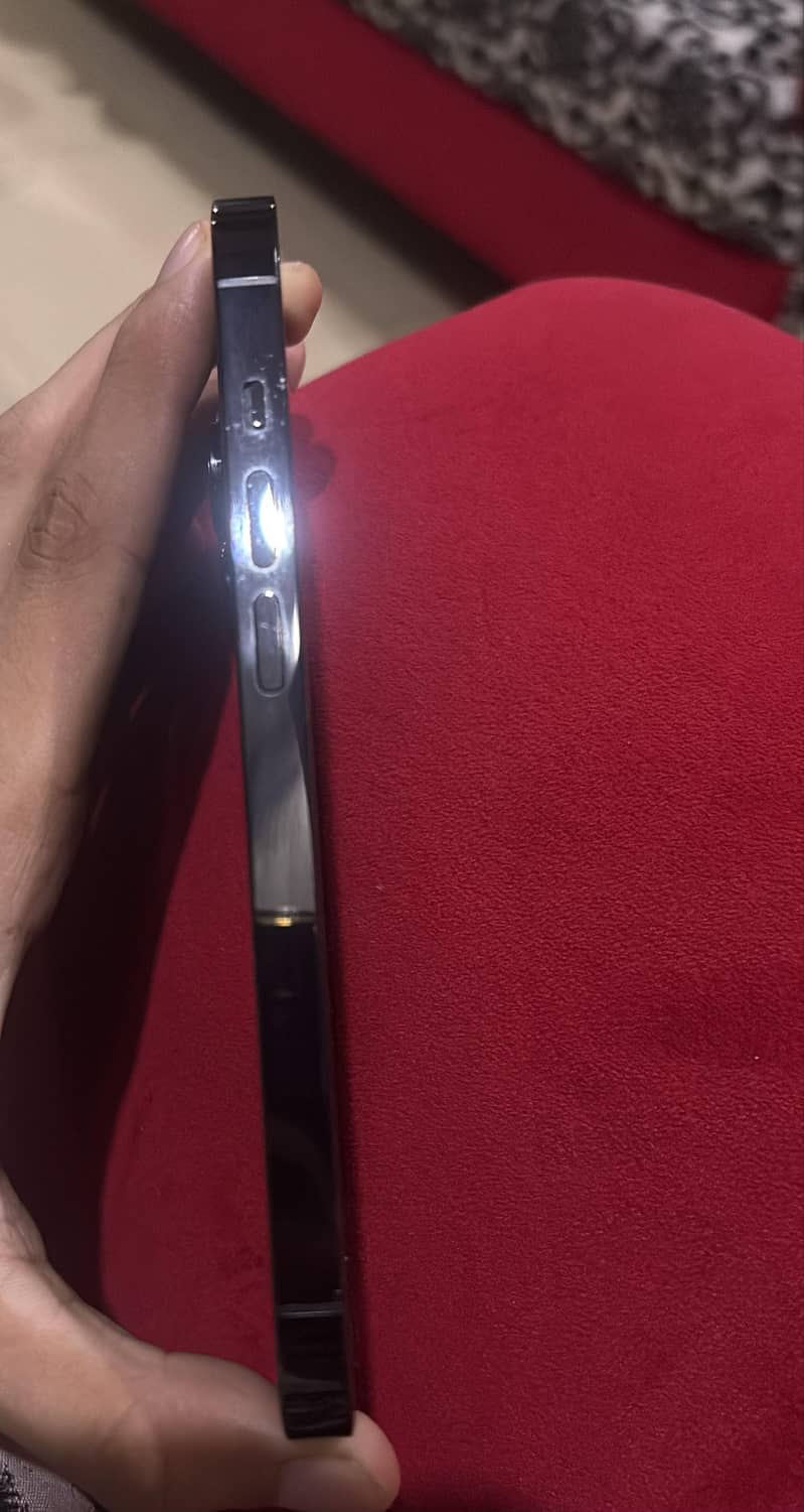 Apple iPhone 14 Pro 2