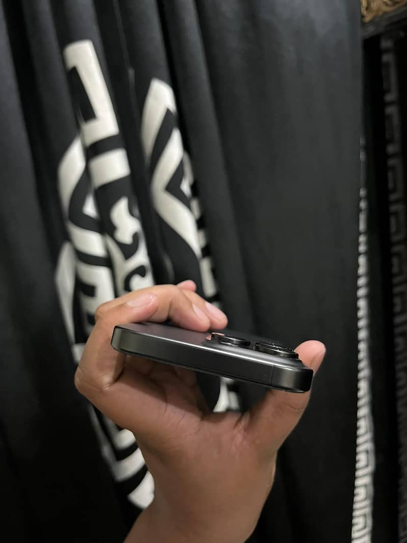 iPhone 15 Pro Max 1