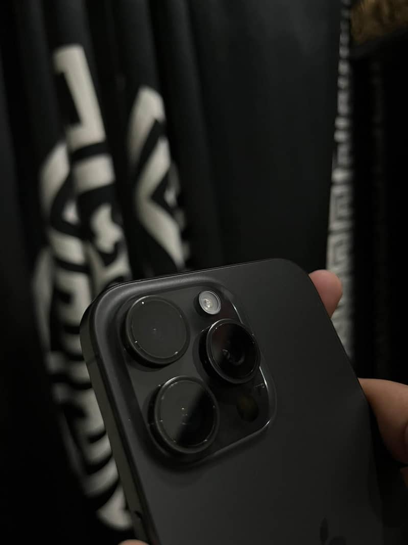 iPhone 15 Pro Max 5