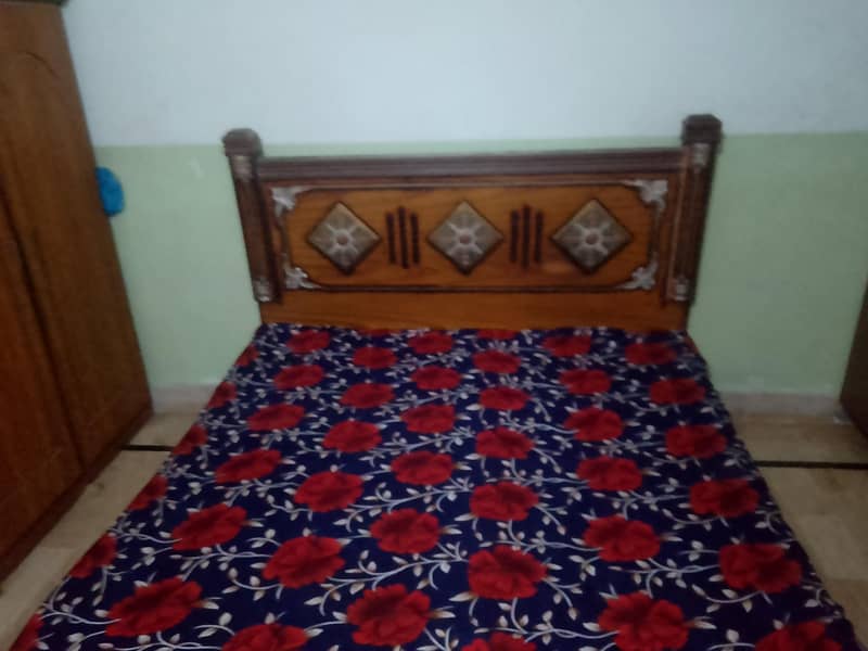 king size bed 0