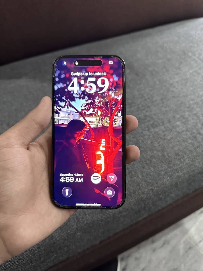 Apple iPhone 16 4