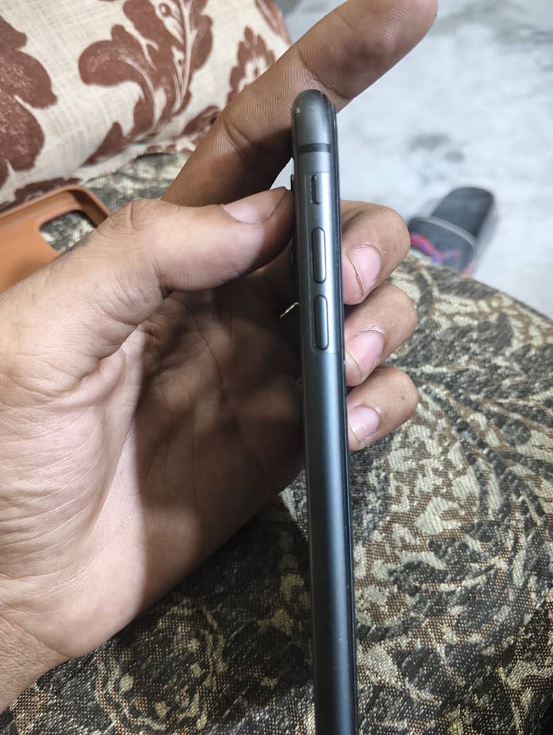 Apple iPhone 11 1