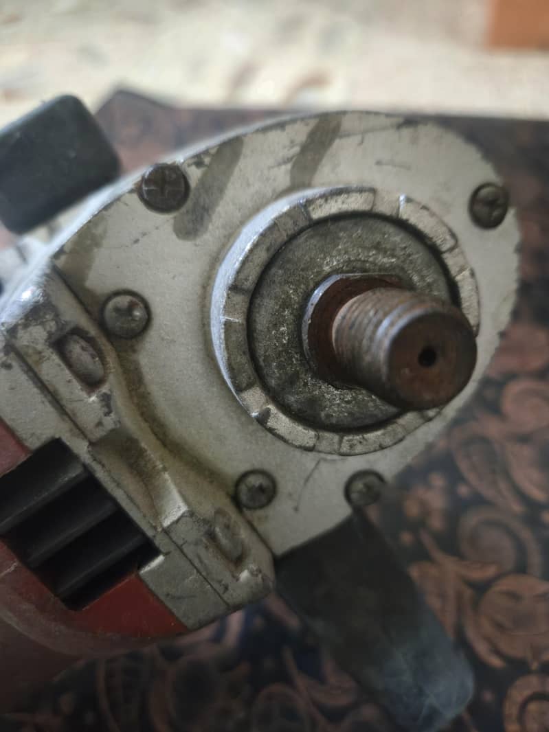 Skil 9080 Angle Grinder 1