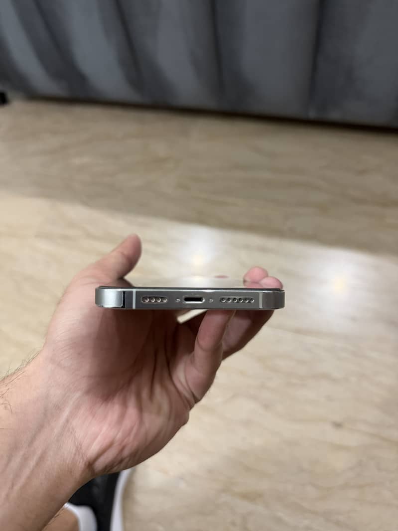Apple iPhone 13 Pro Max 4