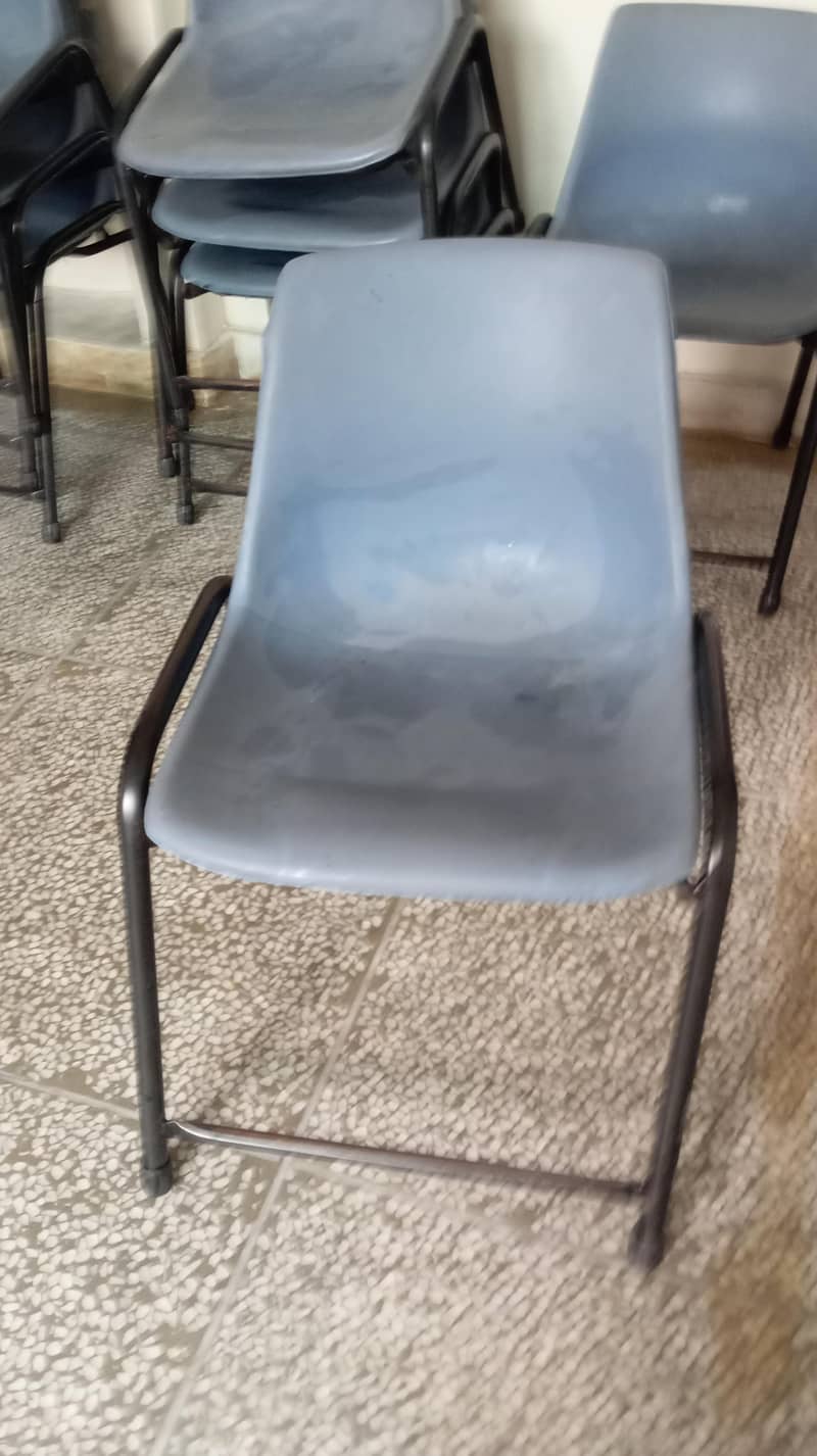 school chairs 0