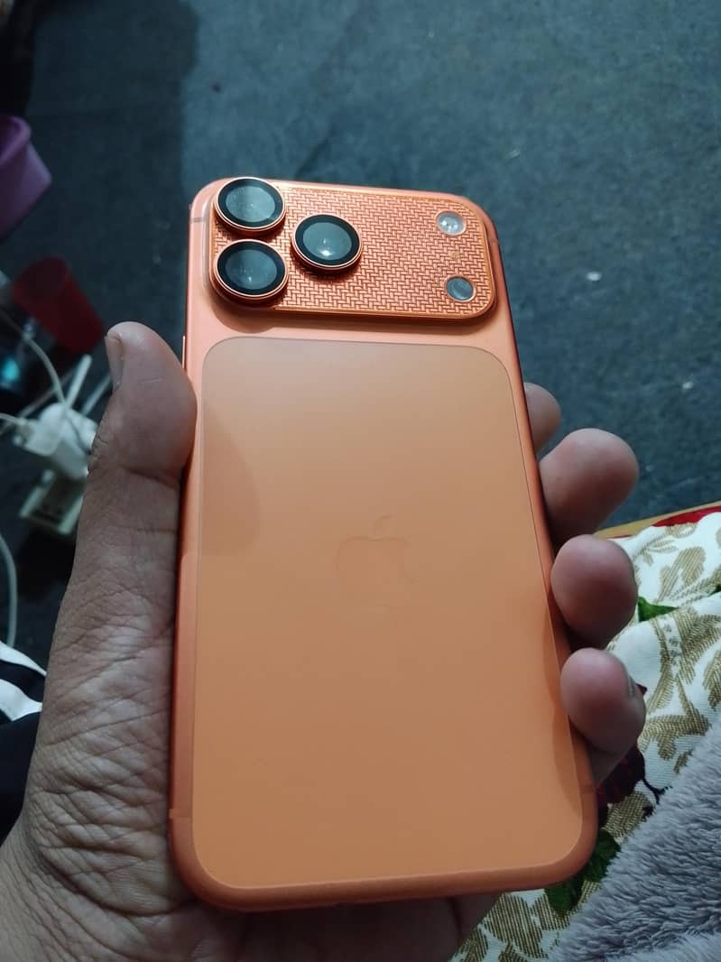 Apple iPhone 17 Pro Max 1