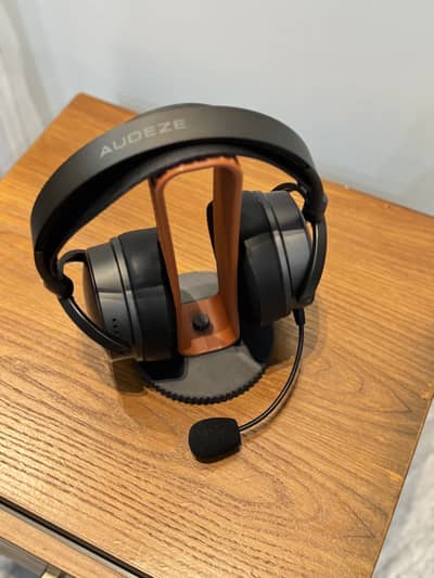 Audeze Maxwell headphones