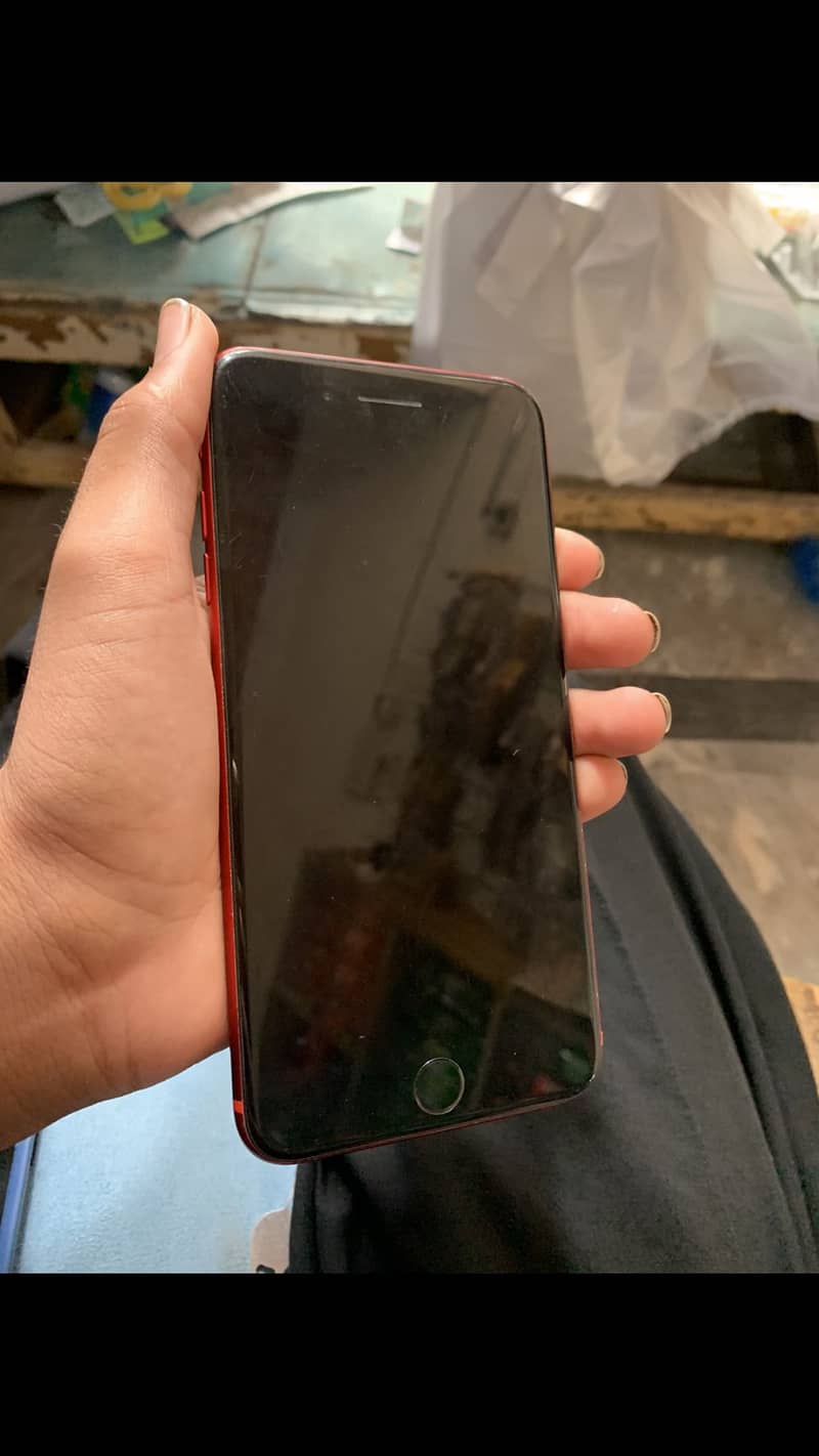 Apple iPhone 8 Plus 1