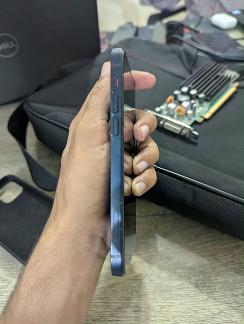 Apple iPhone 12 1
