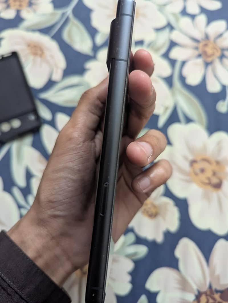 Google Pixel 7 4