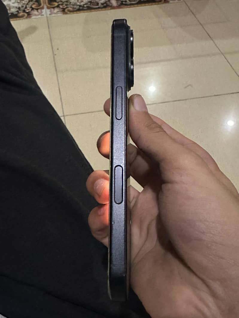 Apple iPhone 16 1