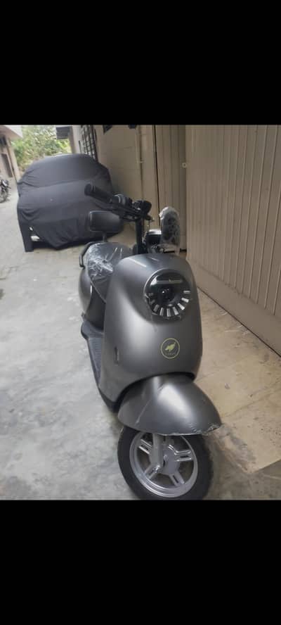 I am selling my Electric scooty only 1800 km driven