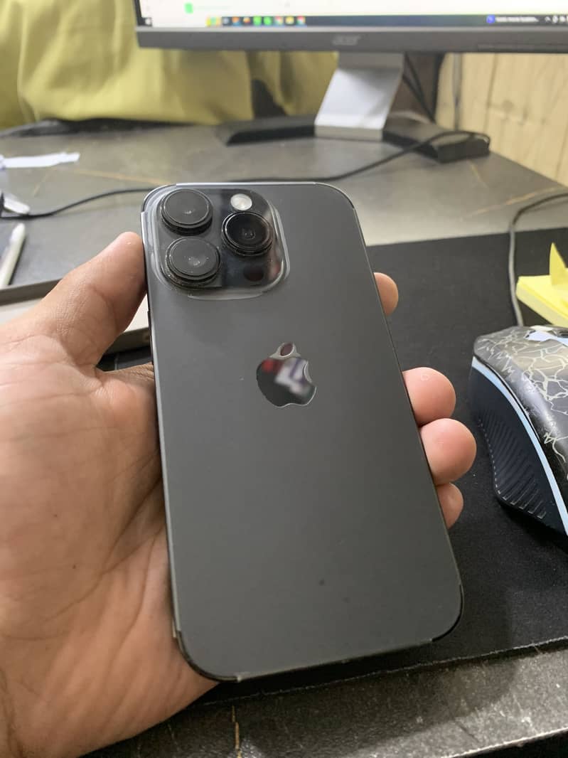 Apple iPhone 14 Pro 1