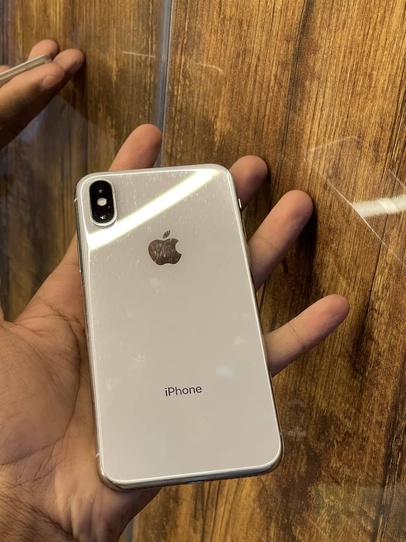 Apple iPhone X 3