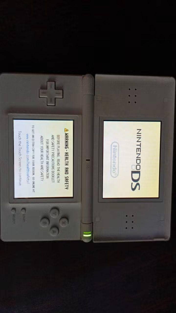 Nintendo Ds lite 0