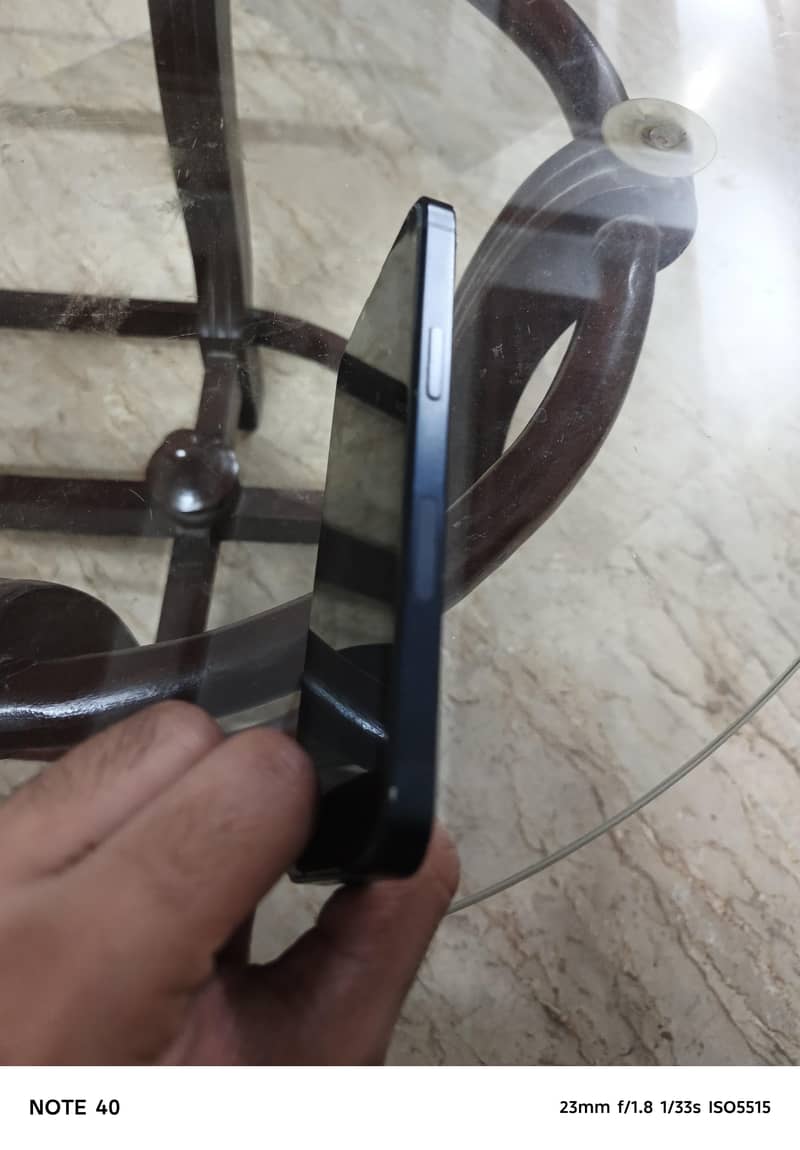 Apple iPhone 13 2