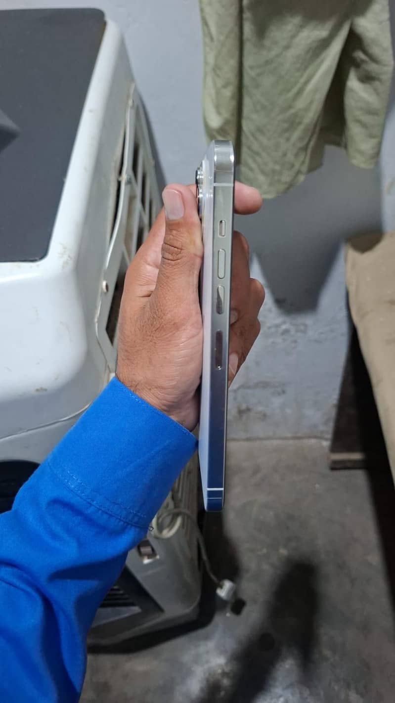 Apple iPhone 13 Pro Max 2