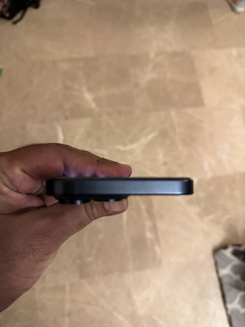 Apple iPhone 15 Pro Max 2