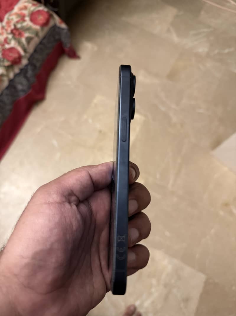 Apple iPhone 15 Pro Max 5