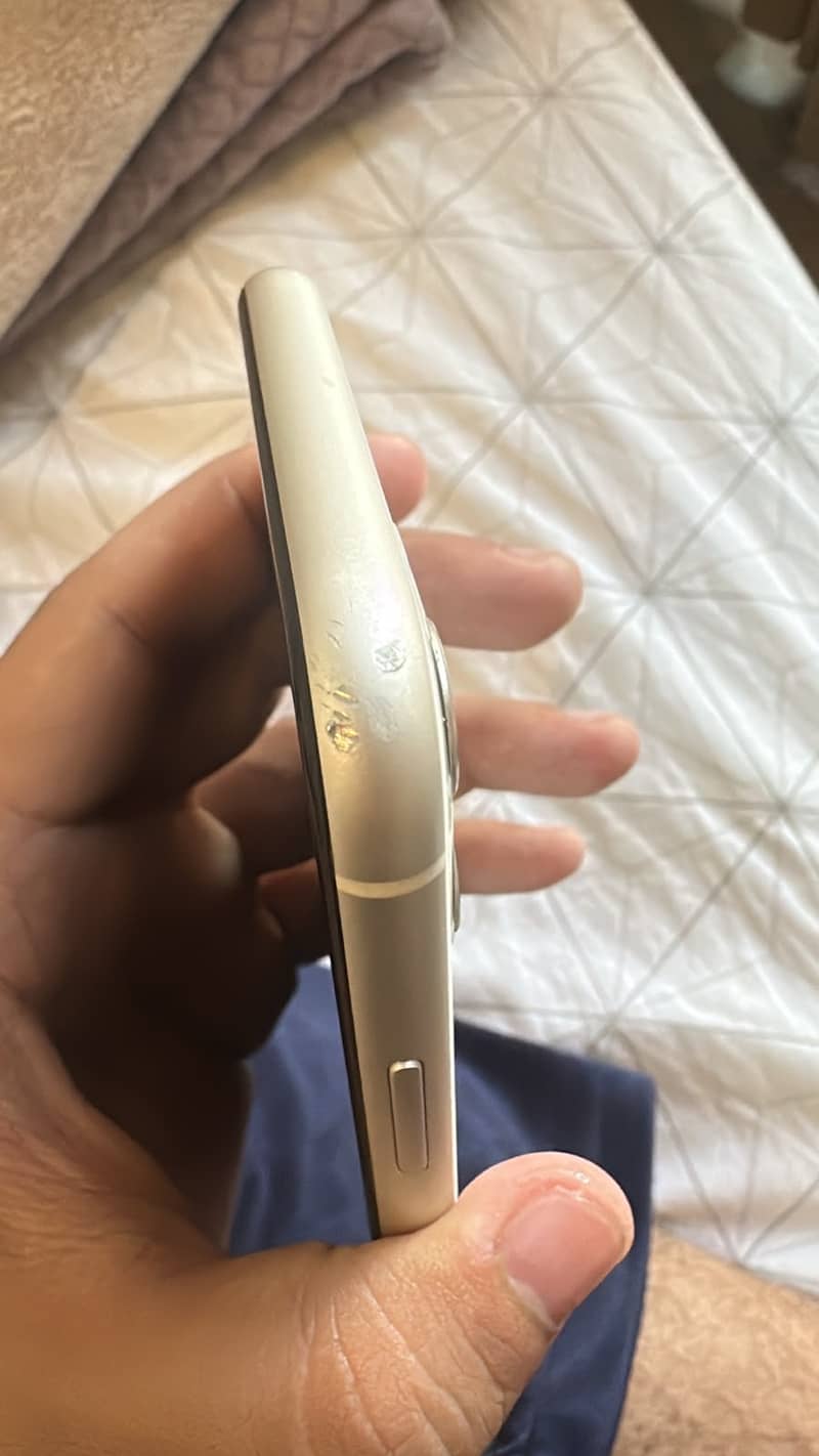 Apple iPhone 11 3