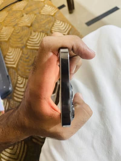Apple iPhone 13 Pro 77 battery health fU