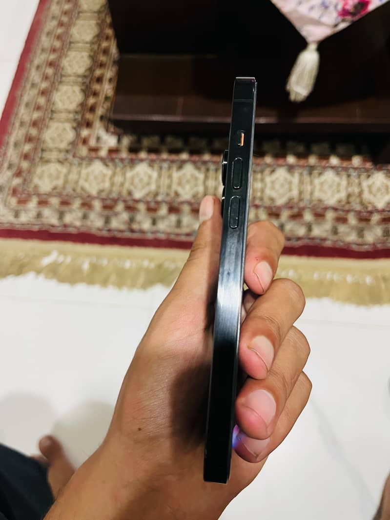 Apple iPhone 14 Pro 1