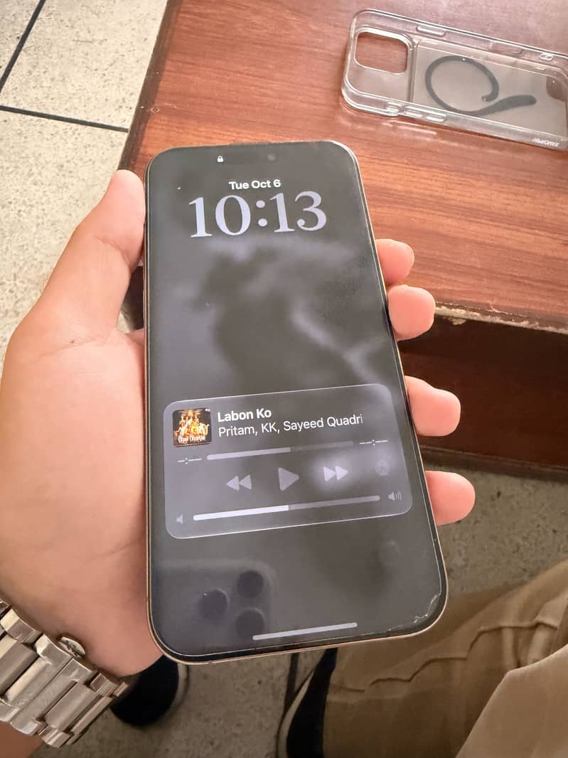 Apple iPhone 16 Pro Max 2