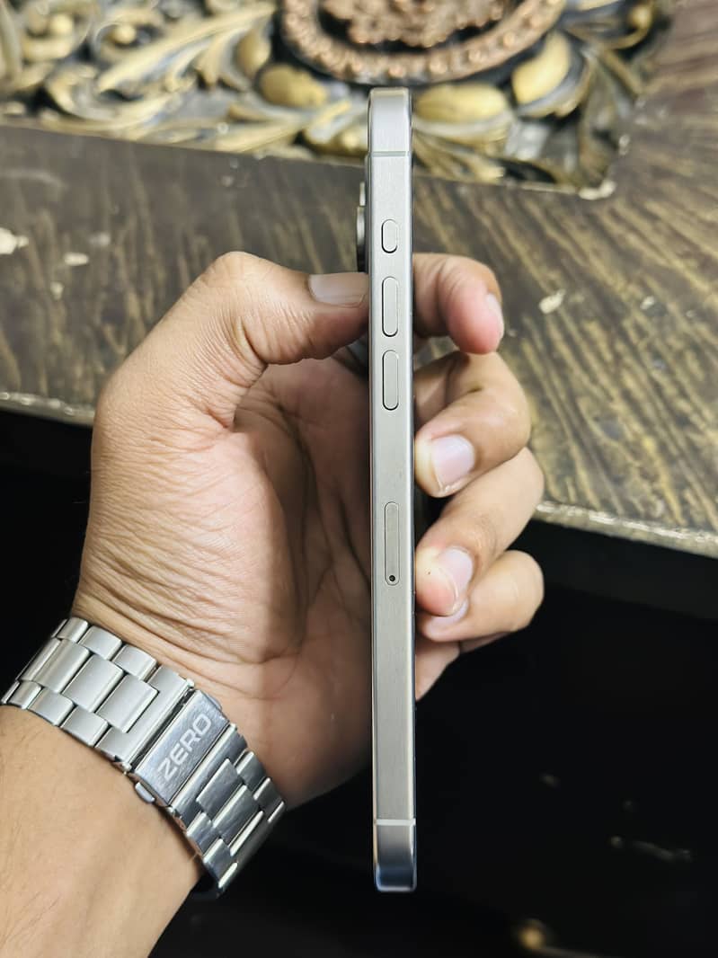Apple iPhone 15 Pro Max 5