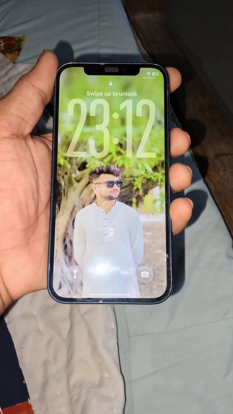 Apple iPhone 12 1