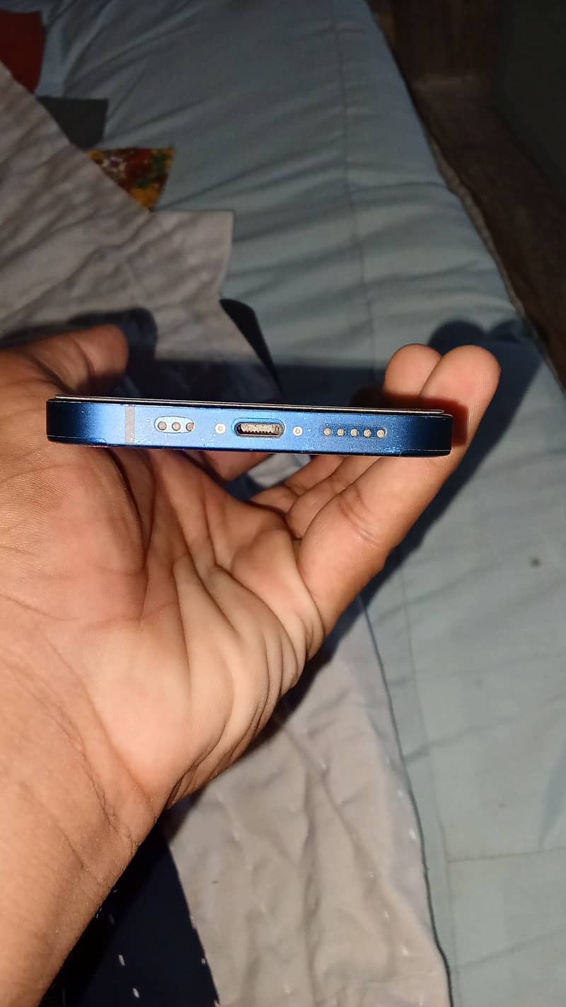 Apple iPhone 12 2