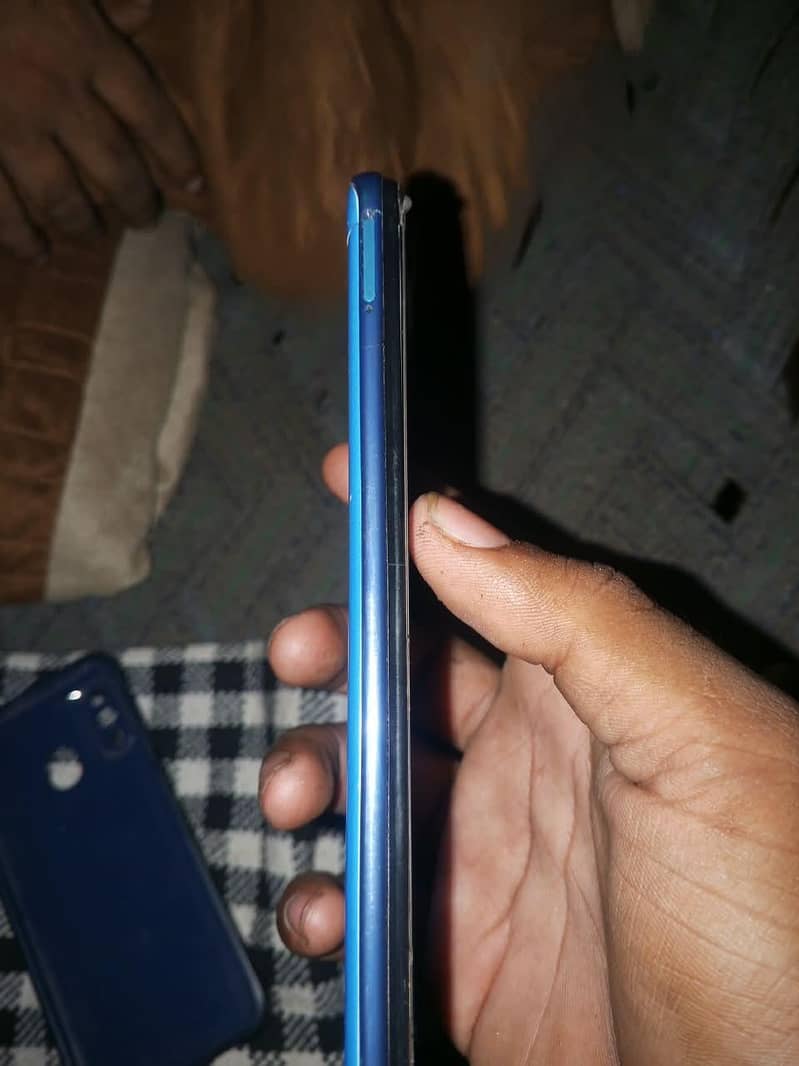 Samsung Mobile A30 3