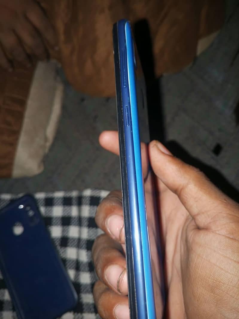 Samsung Mobile A30 4