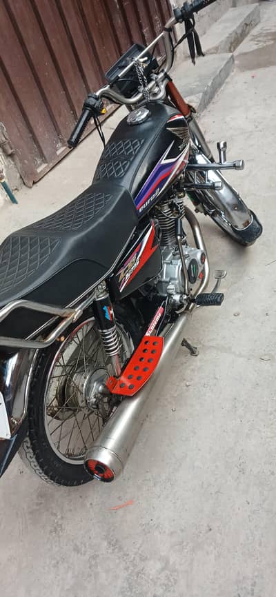 Honda CG 125 2017 Model Black Color – Excellent Condition for Sale
