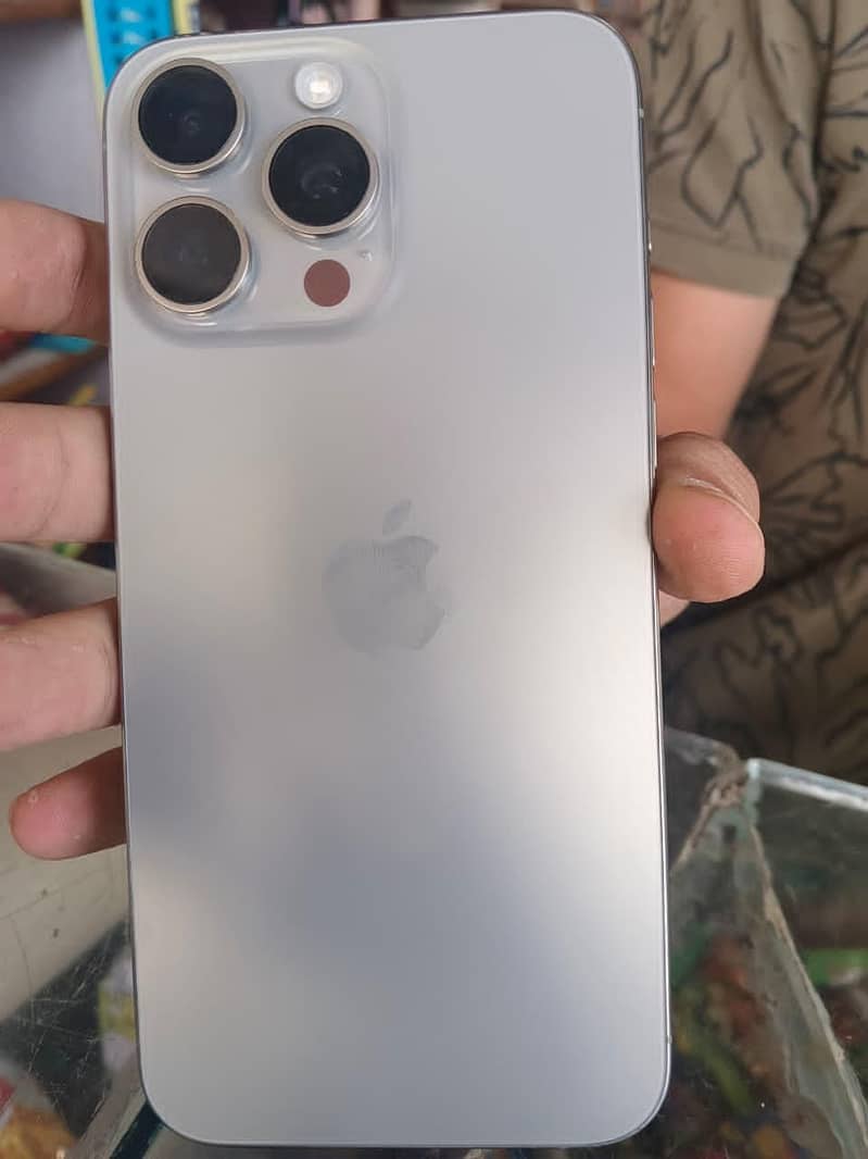 Apple iPhone 15 Pro Max 0